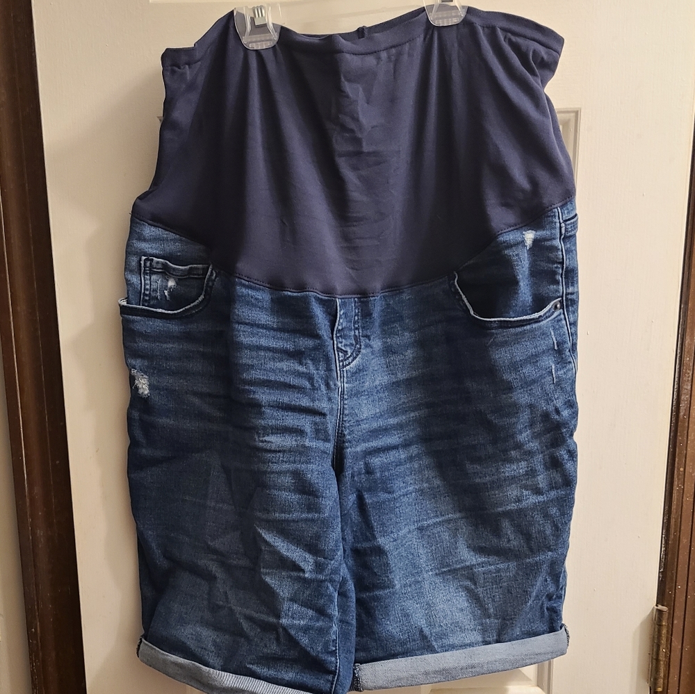 Maternity shorts
